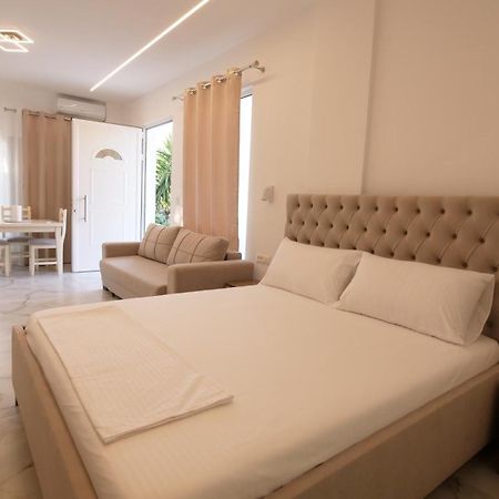 Blue Mare Apartments Sarande Exterior photo