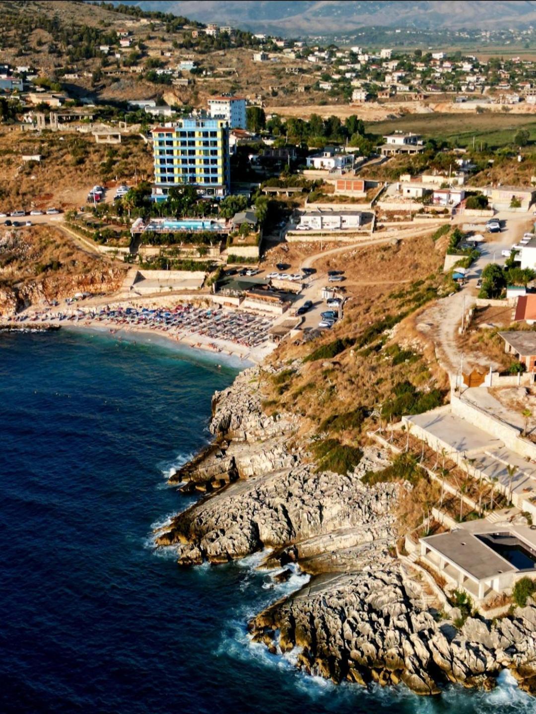 Blue Mare Apartments Sarande Exterior photo
